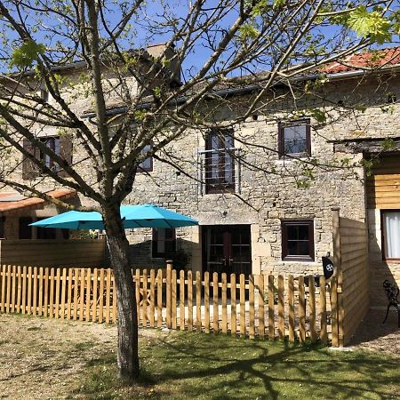 Blacksmiths Cottage In Blanzay - 3 Beds Экстерьер фото