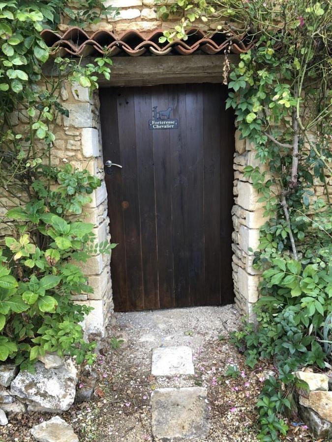 Blacksmiths Cottage In Blanzay - 3 Beds Экстерьер фото
