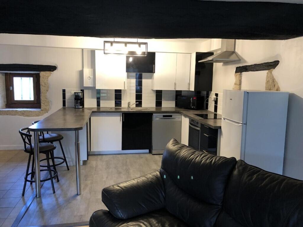 Blacksmiths Cottage In Blanzay - 3 Beds Экстерьер фото
