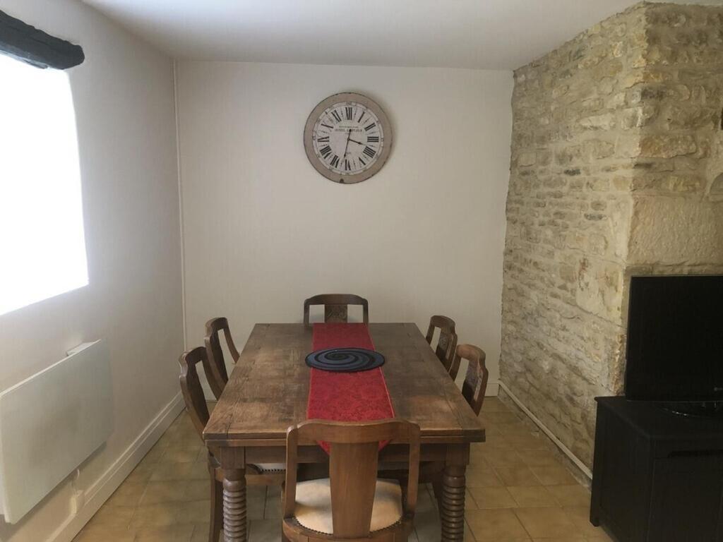 Blacksmiths Cottage In Blanzay - 3 Beds Экстерьер фото