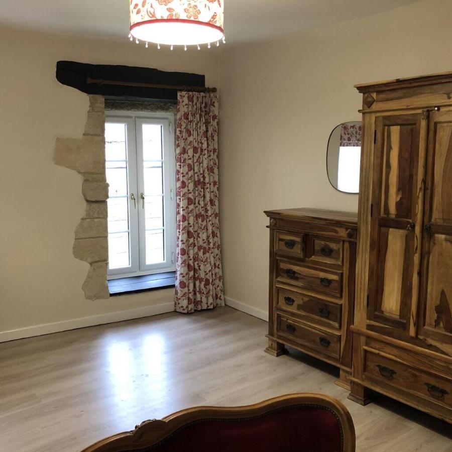 Blacksmiths Cottage In Blanzay - 3 Beds Экстерьер фото