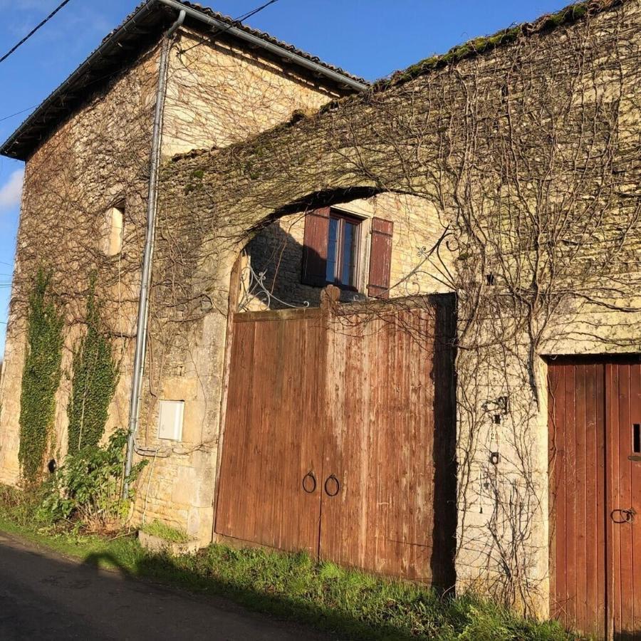 Blacksmiths Cottage In Blanzay - 3 Beds Экстерьер фото