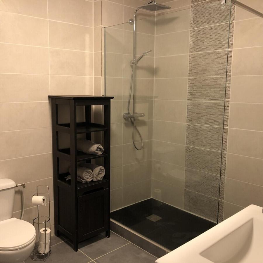 Blacksmiths Cottage In Blanzay - 3 Beds Экстерьер фото